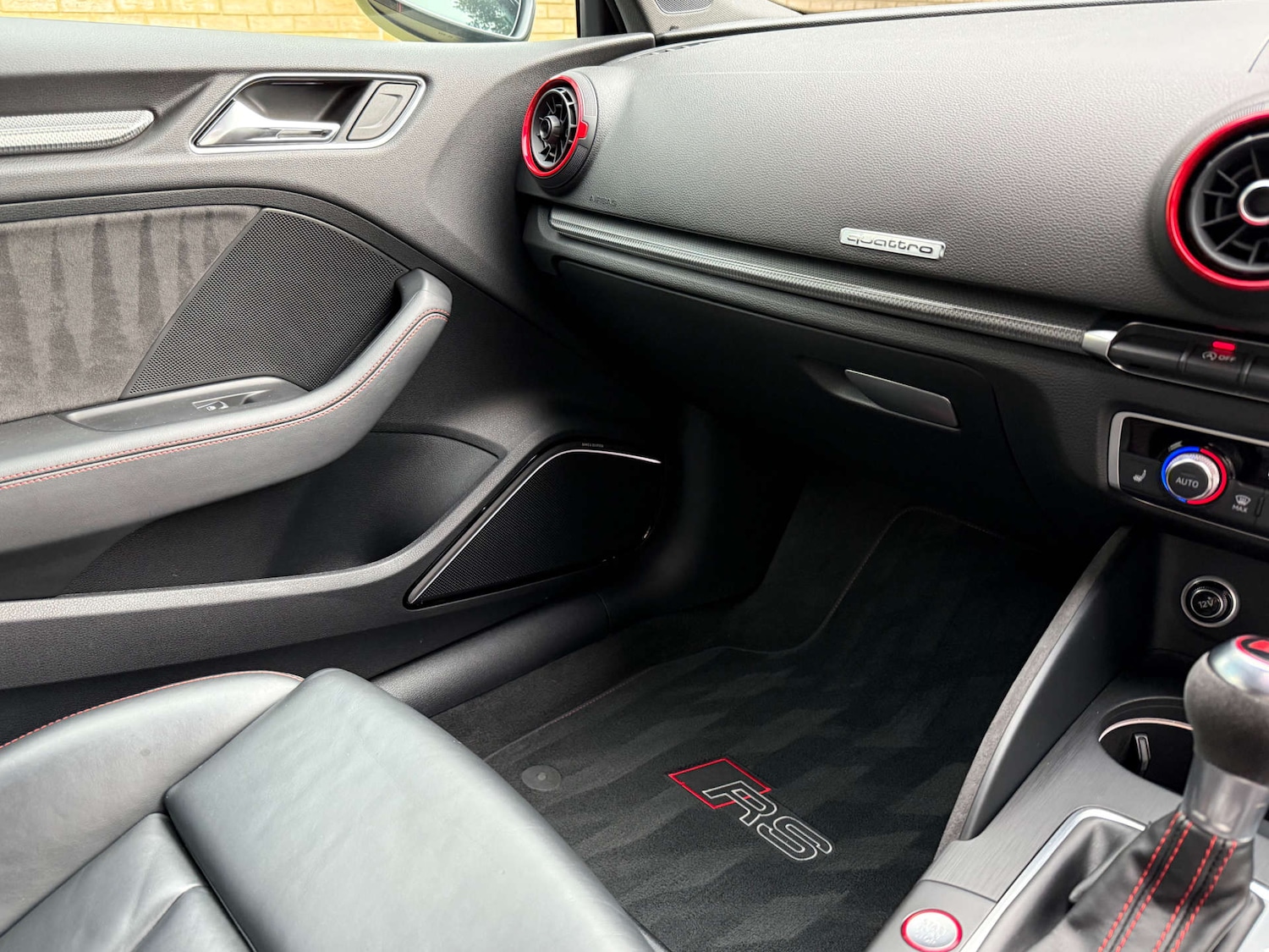 Used Audi RS3 2017 for sale - 76416879: Photo 41