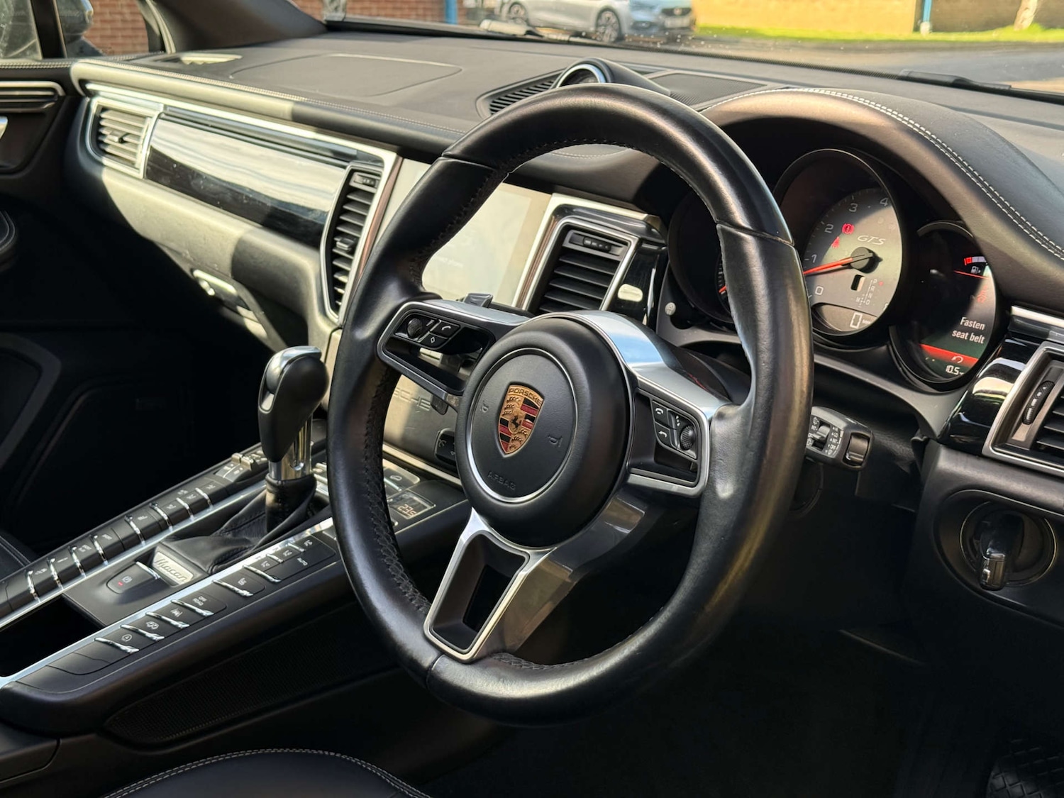 Used Porsche Macan 2016 for sale - 77434612: Photo 3