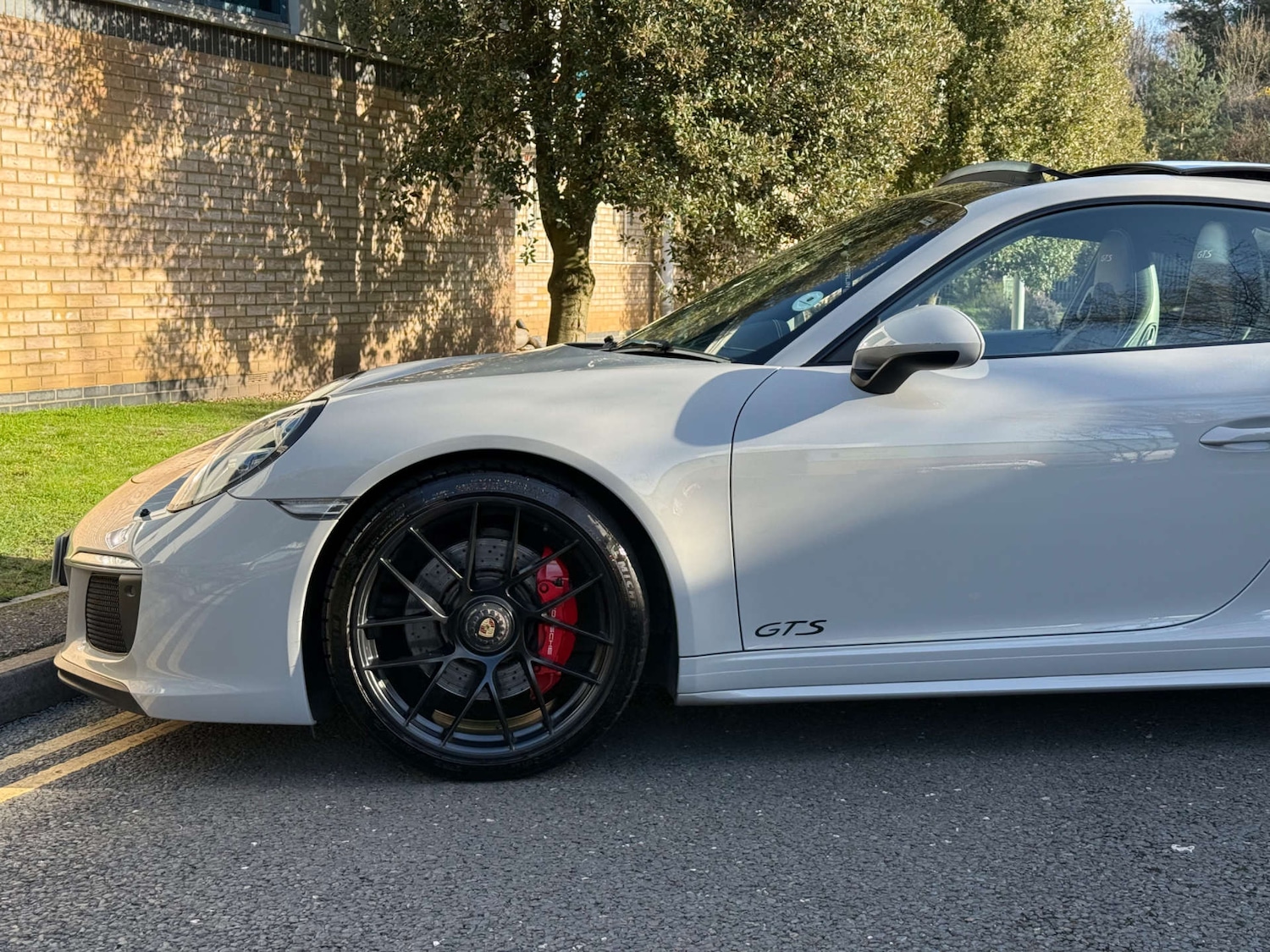 Used Porsche 911 2018 for sale - 77837315: Photo 14