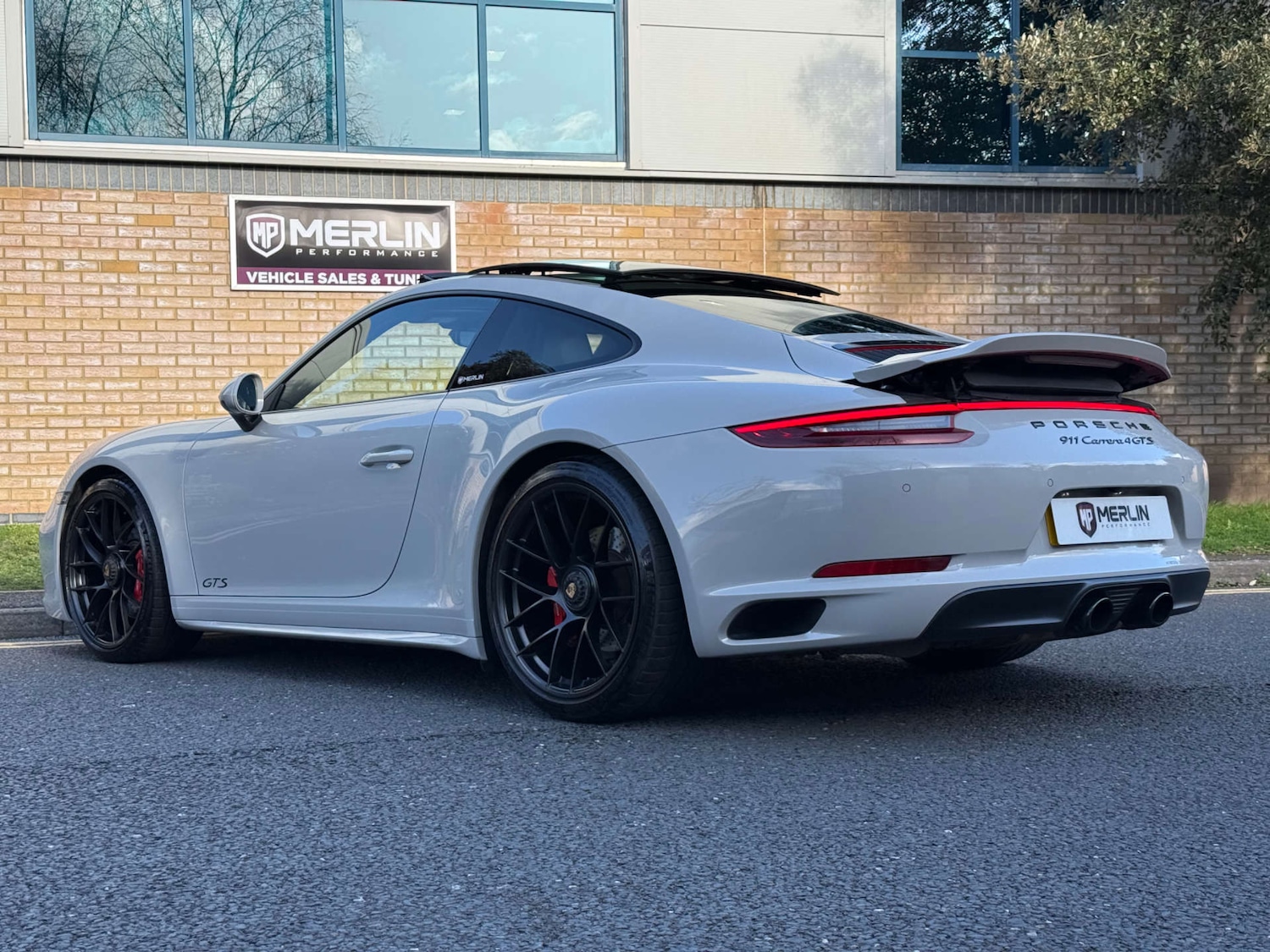 Used Porsche 911 2018 for sale - 77837315: Photo 16
