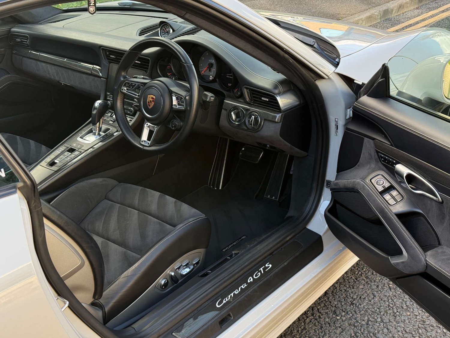 Used Porsche 911 2018 for sale - 77837315: Photo 27