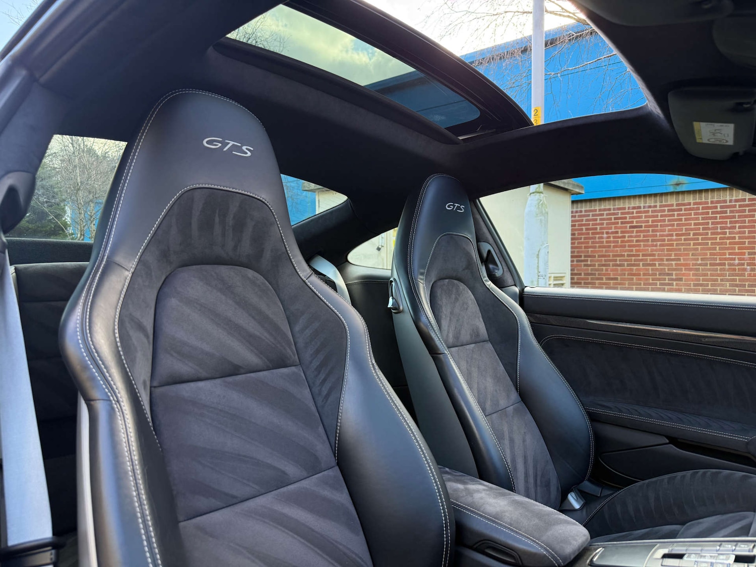 Used Porsche 911 2018 for sale - 77837315: Photo 3