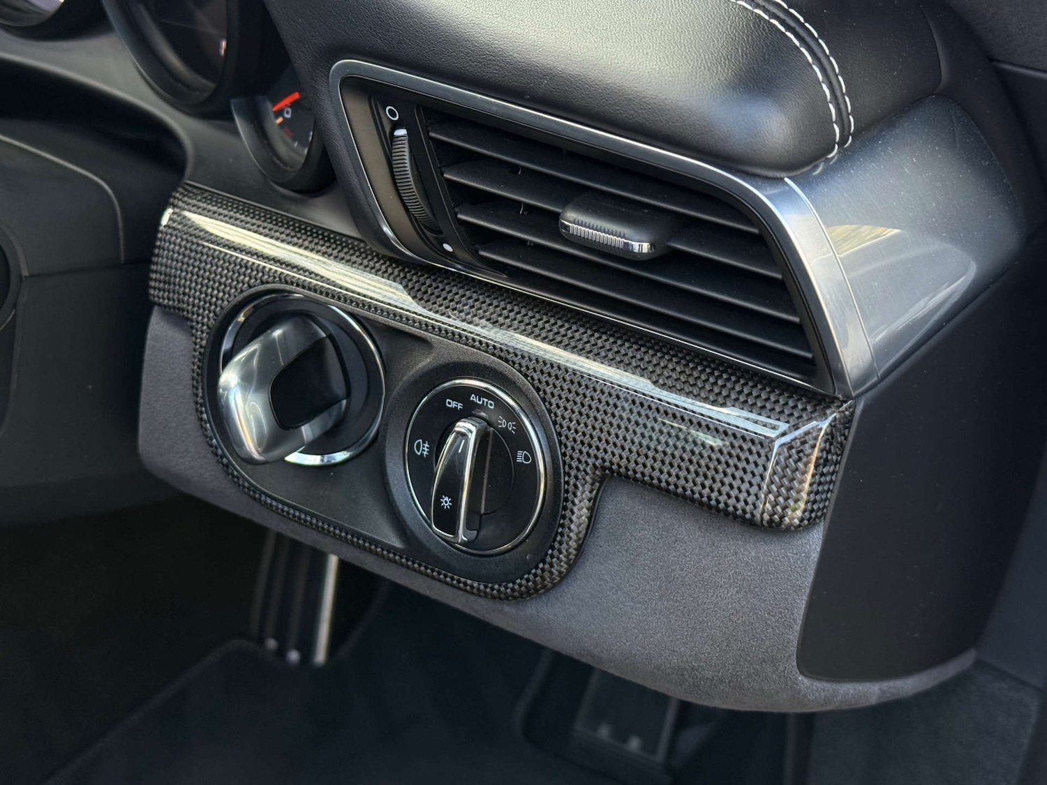 Used Porsche 911 2018 for sale - 77837315: Photo 46