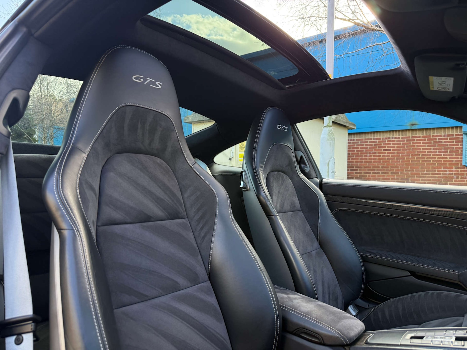 Used Porsche 911 2018 for sale - 77837315: Photo 49