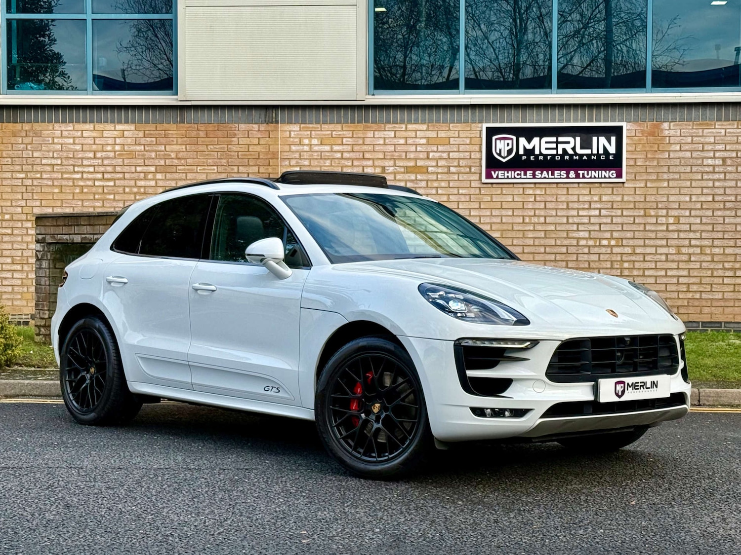 Used Porsche Macan 2018 for sale - 76961786: Photo 1
