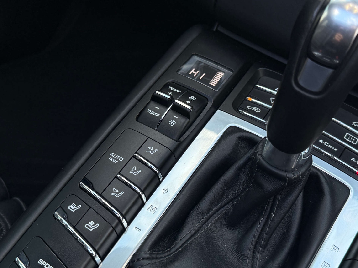 Used Porsche Macan 2018 for sale - 76961786: Photo 46