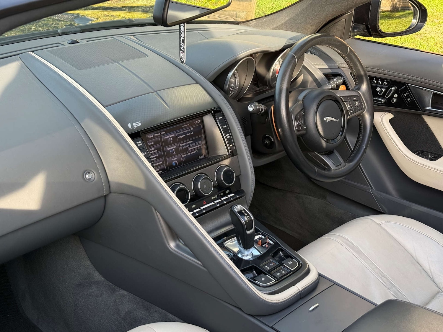 Used Jaguar F-Type 2013 for sale - 76935488: Photo 25