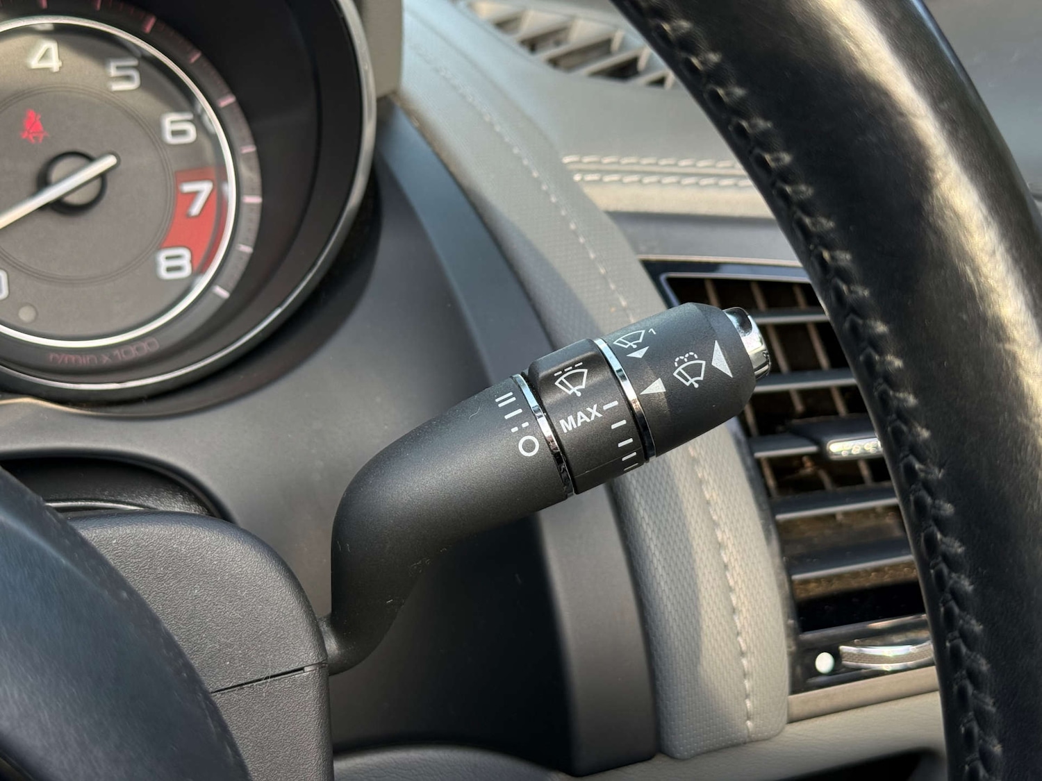 Used Jaguar F-Type 2013 for sale - 76935488: Photo 36