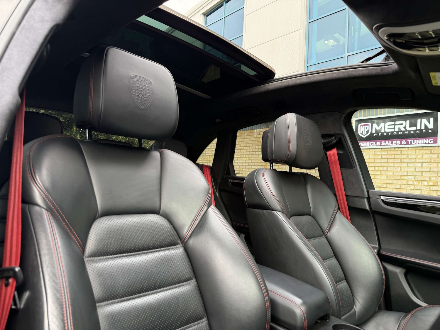 Used Porsche Macan 2017 for sale - 76551741: Photo 2