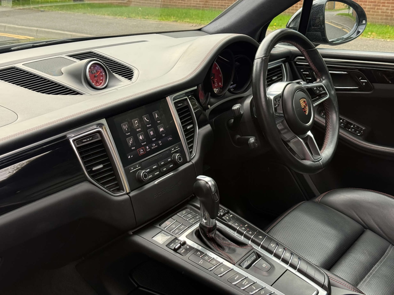 Used Porsche Macan 2017 for sale - 76551741: Photo 3