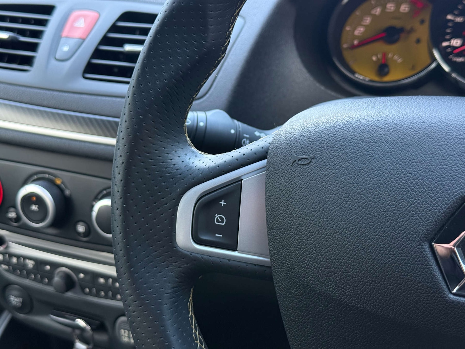 Used Renault Megane 2012 for sale - 77502044: Photo 48