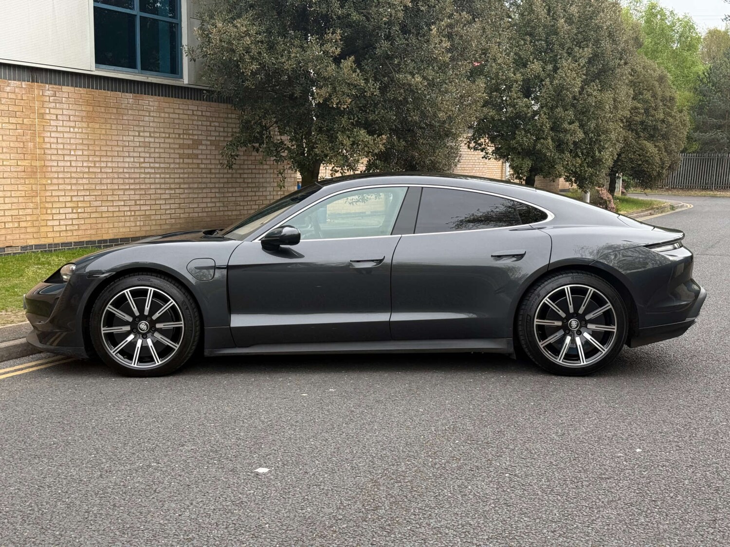 Used Porsche Taycan 2020 for sale - 78210424: Photo 17