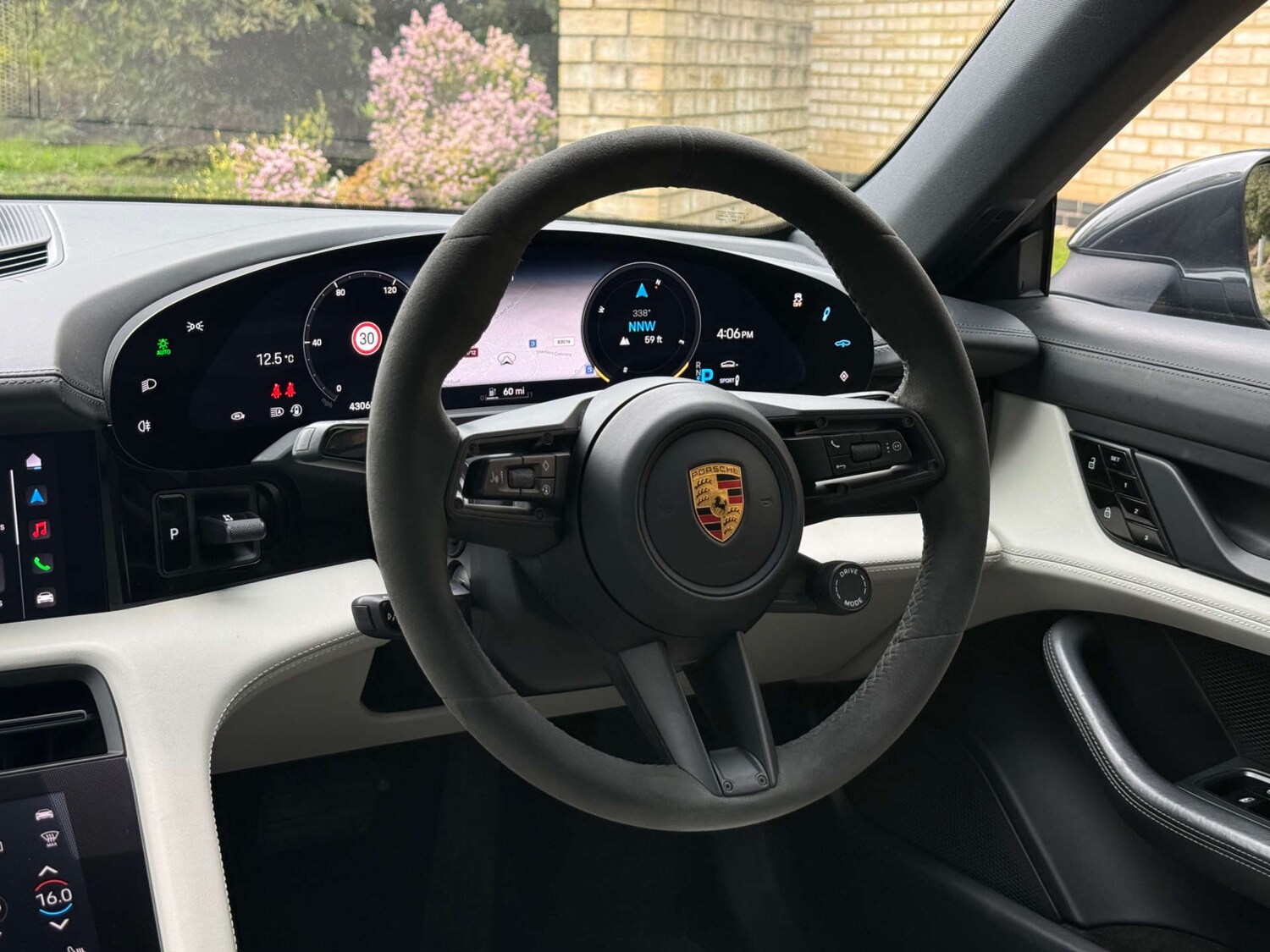 Used Porsche Taycan 2020 for sale - 78210424: Photo 21