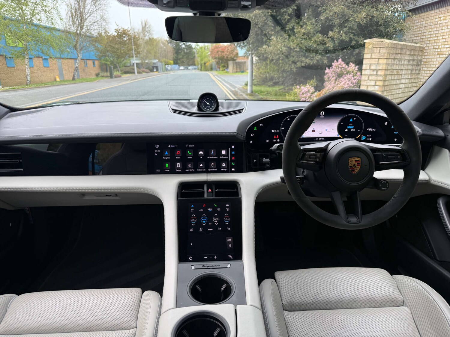 Used Porsche Taycan 2020 for sale - 78210424: Photo 24