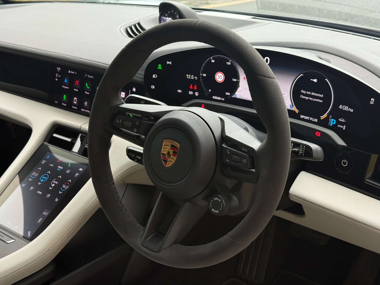 Used Porsche Taycan 2020 for sale - 78210424: Photo 26