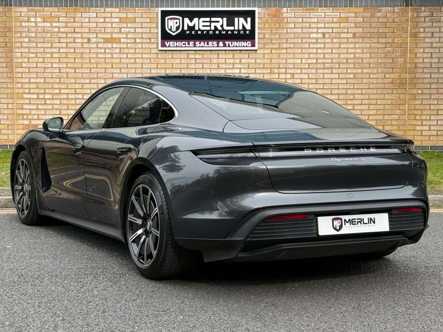 Used Porsche Taycan 2020 for sale - 78210424: Photo 4