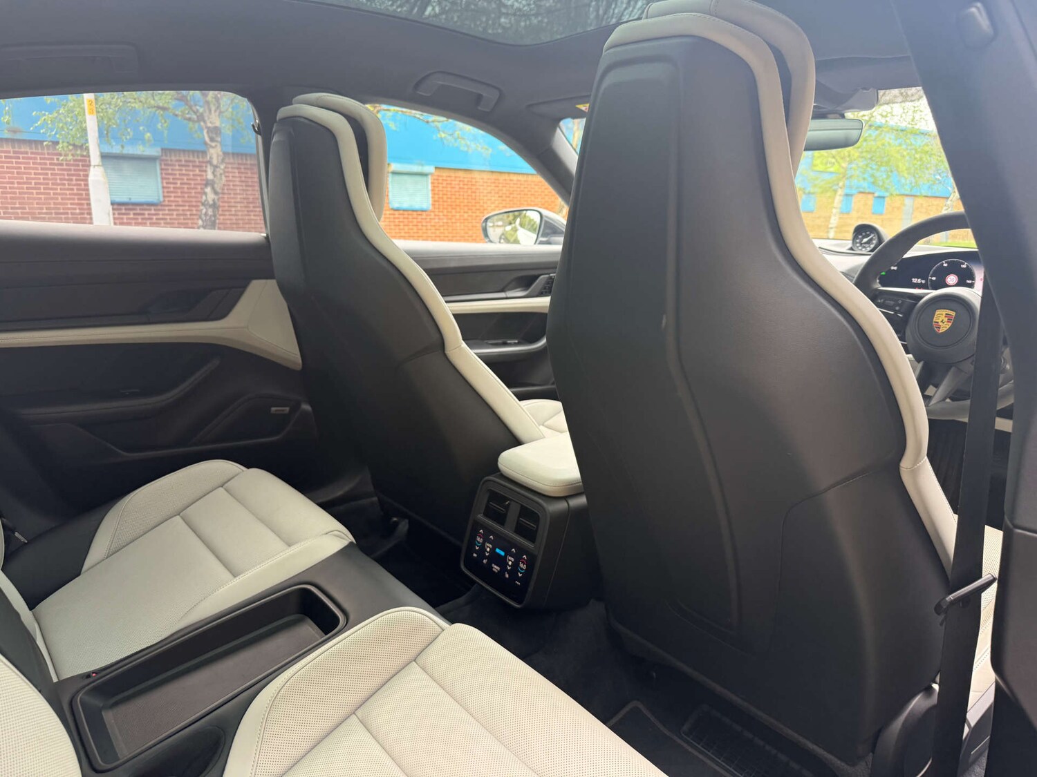 Used Porsche Taycan 2020 for sale - 78210424: Photo 45