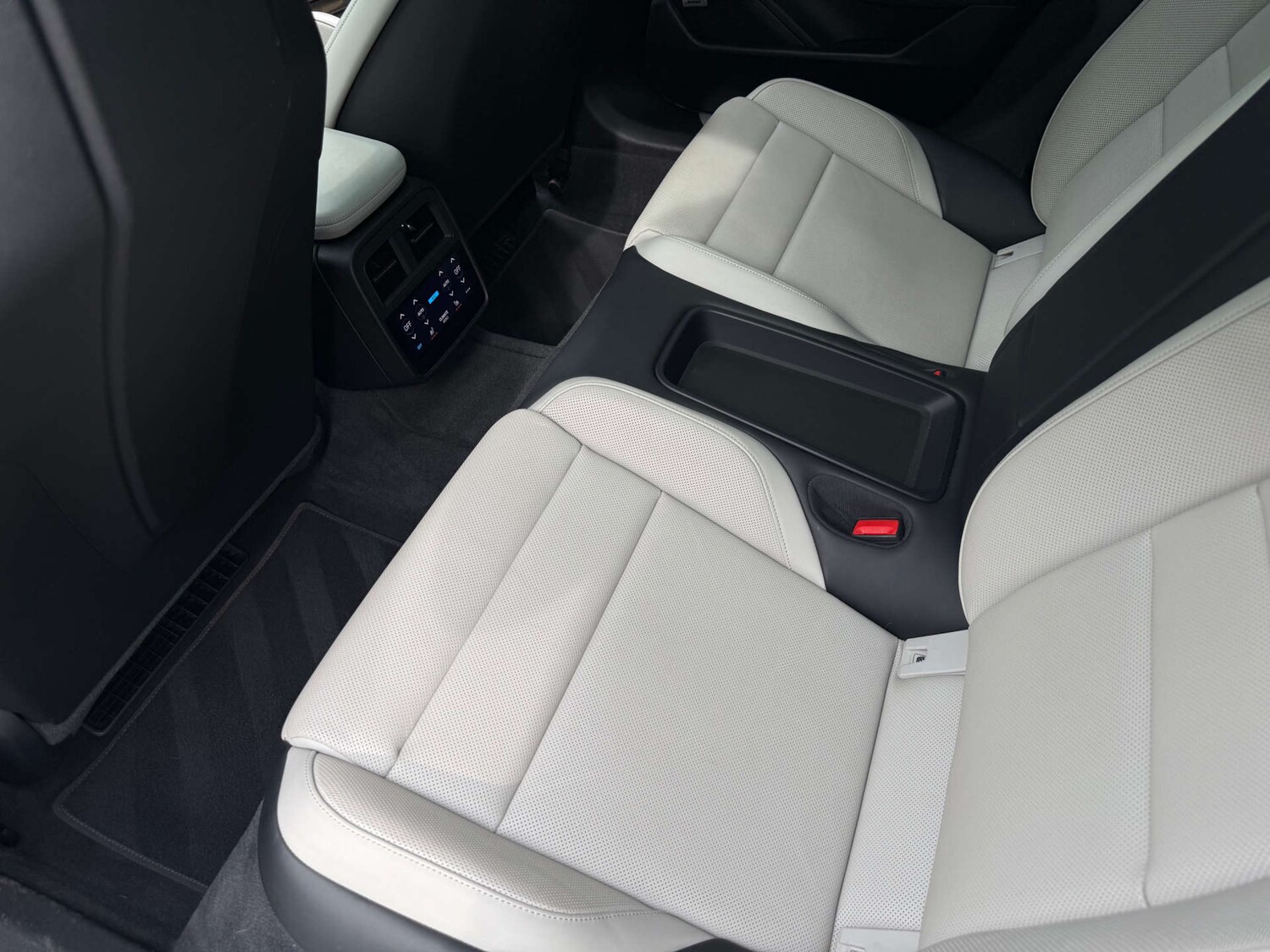 Used Porsche Taycan 2020 for sale - 78210424: Photo 47