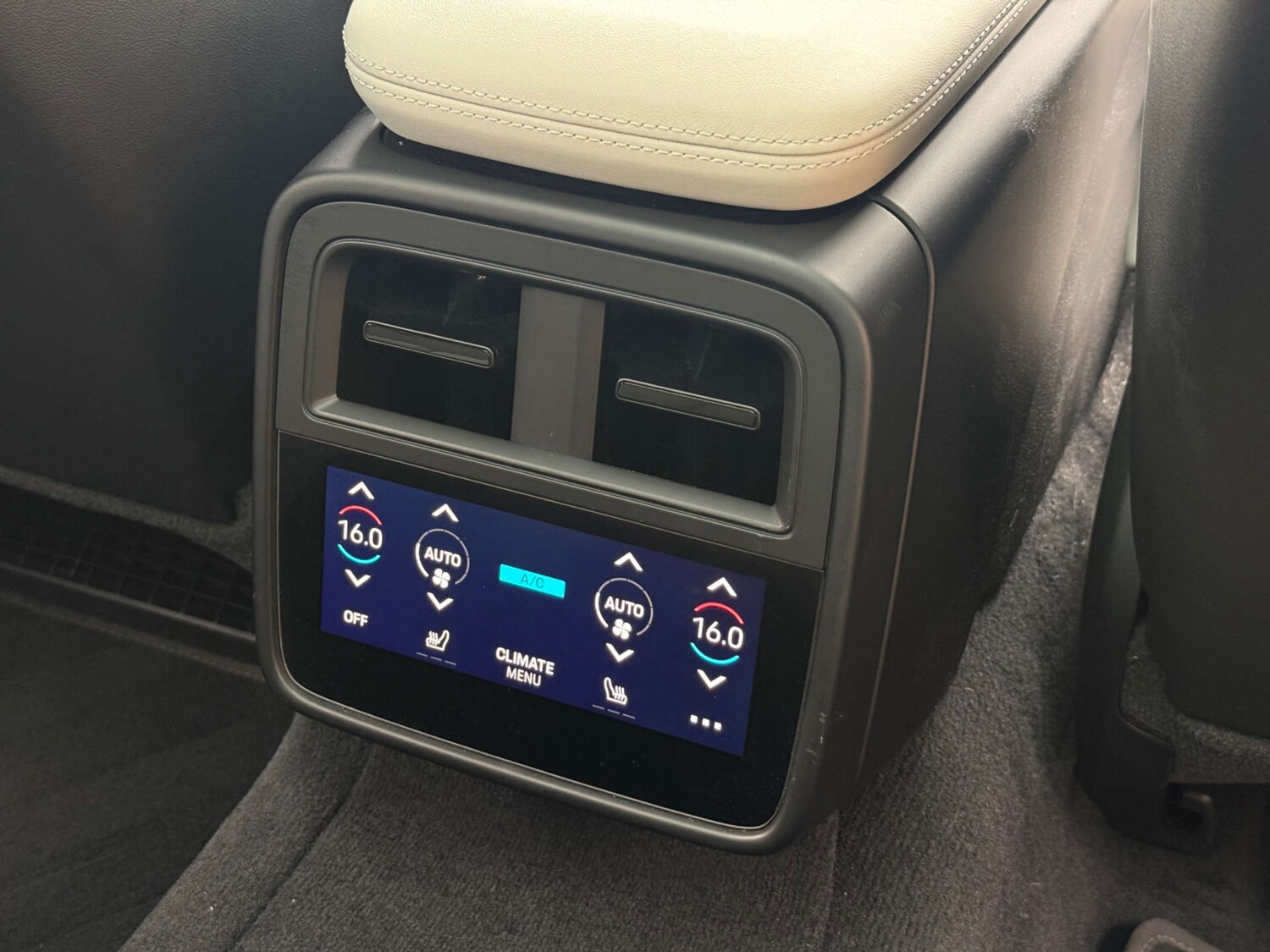 Used Porsche Taycan 2020 for sale - 78210424: Photo 49