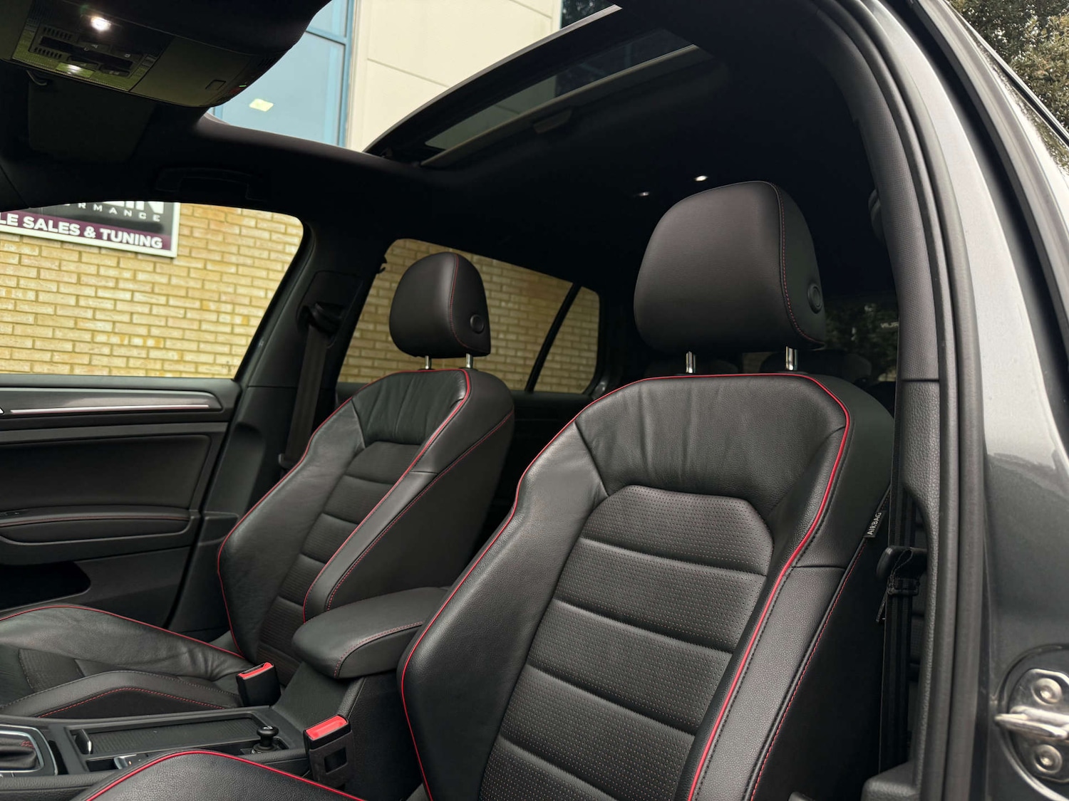 Used Volkswagen Golf 2019 for sale - 77916377: Photo 3