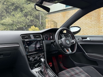 Used Volkswagen Golf 2017 for sale - 77315529: Photo