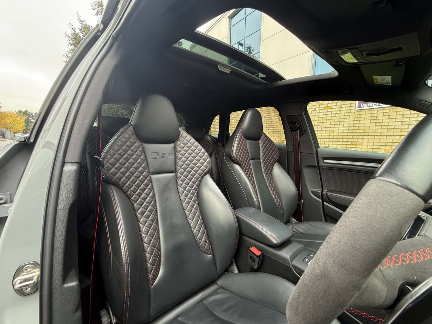 Used Audi RS3 2018 for sale - 76589710: Photo 2