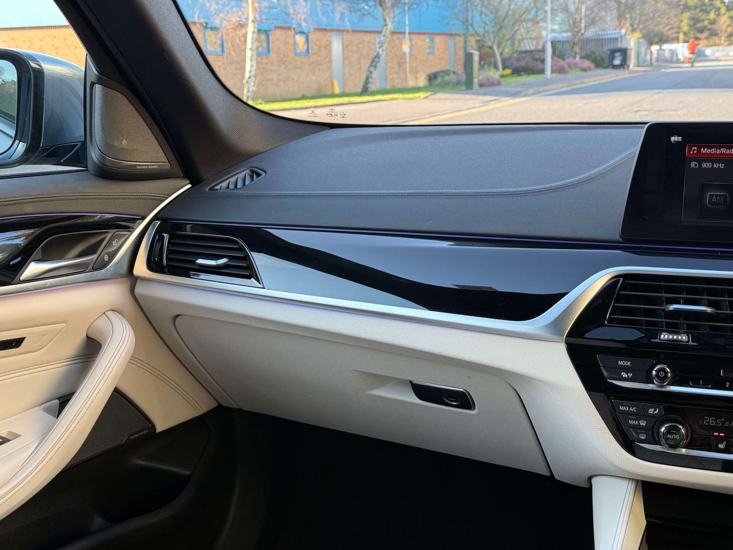 Used BMW 5 Series 2017 for sale - 77729019: Photo 23