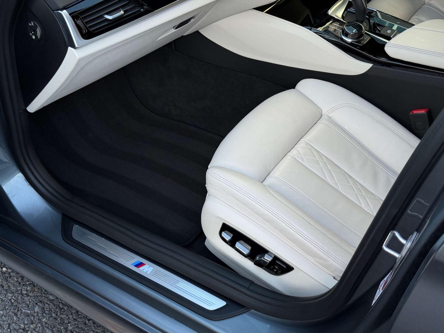 Used BMW 5 Series 2017 for sale - 77729019: Photo 33