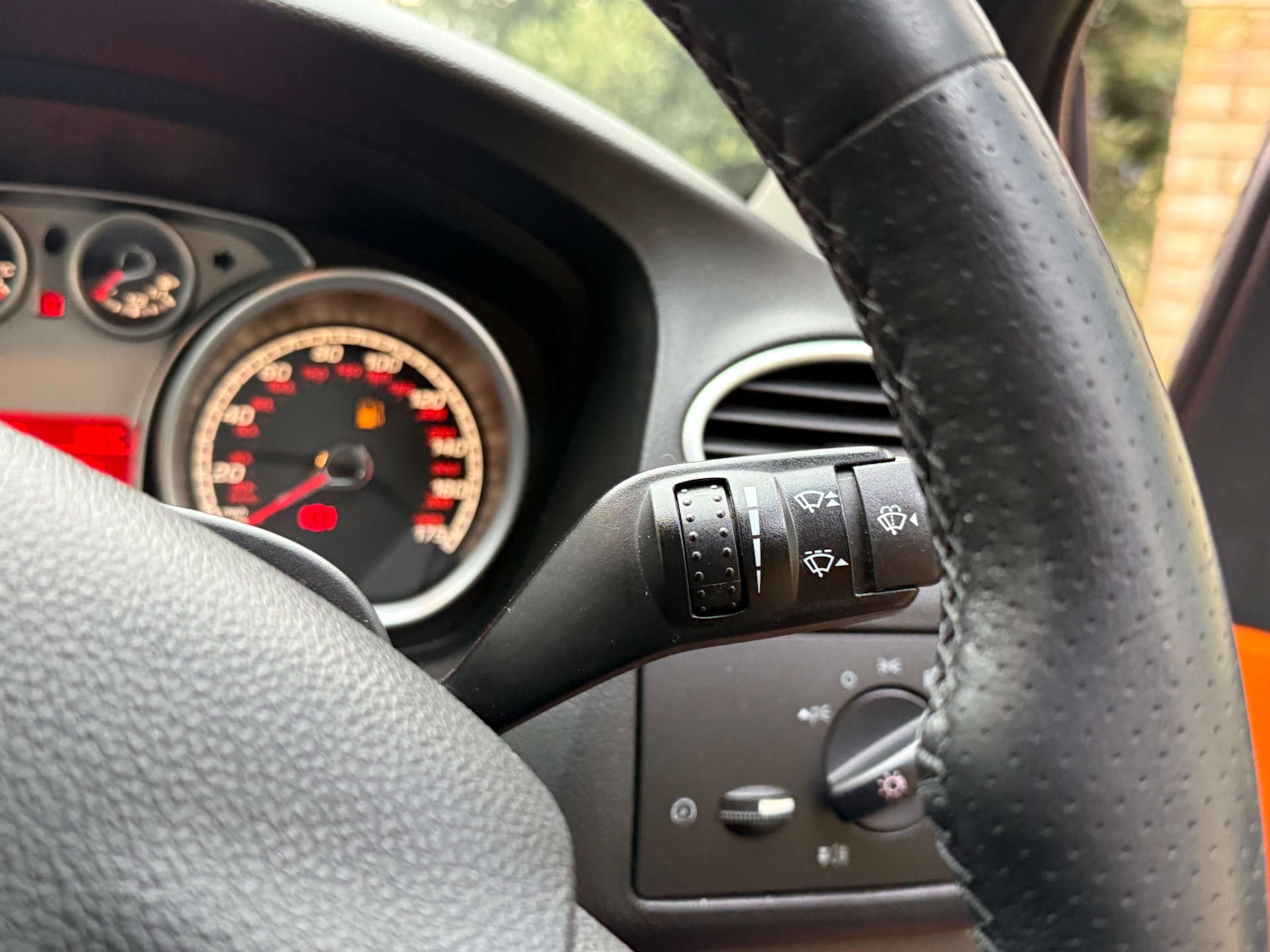 Used Ford Focus 2010 for sale - 76495829: Photo 35