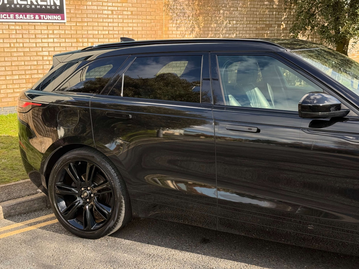 Used Land Rover Range Rover Velar 2019 for sale - 78133395: Photo 11