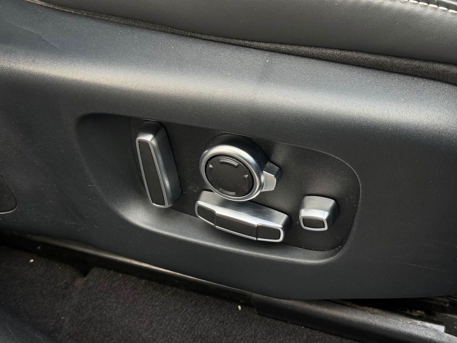 Used Land Rover Range Rover Velar 2019 for sale - 78133395: Photo 47