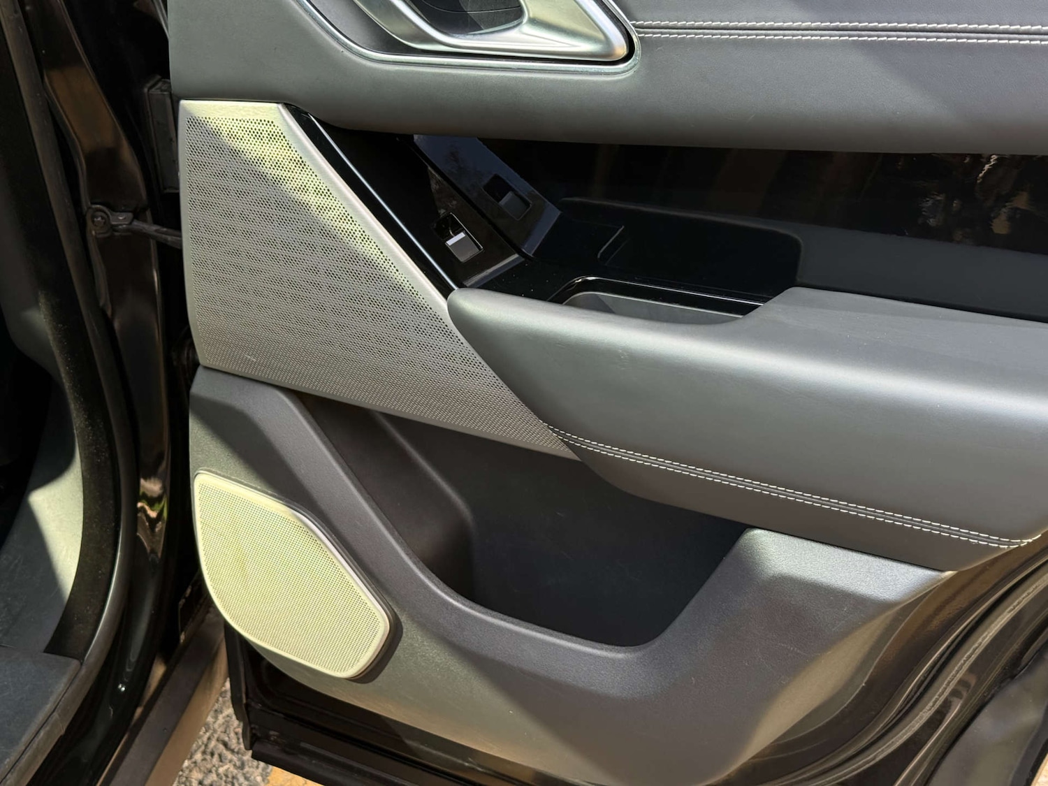 Used Land Rover Range Rover Velar 2019 for sale - 78133395: Photo 53