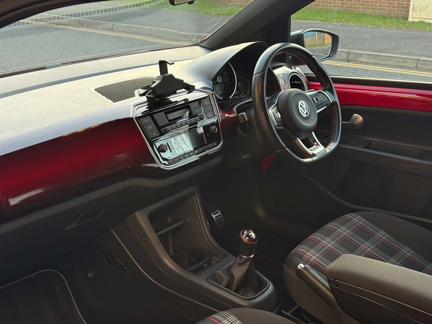 Used Volkswagen up! 2018 for sale - 77073385: Photo 2