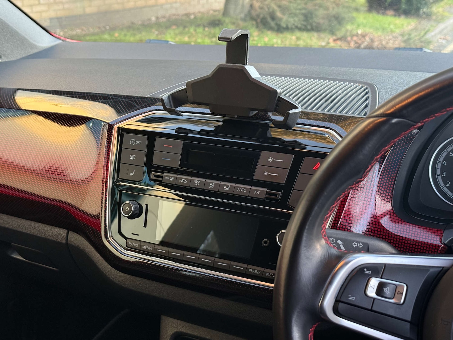 Used Volkswagen up! 2018 for sale - 77073385: Photo 23