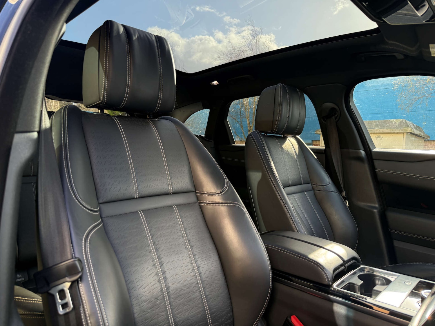 Used Land Rover Range Rover Velar 2019 for sale - 78027684: Photo 2