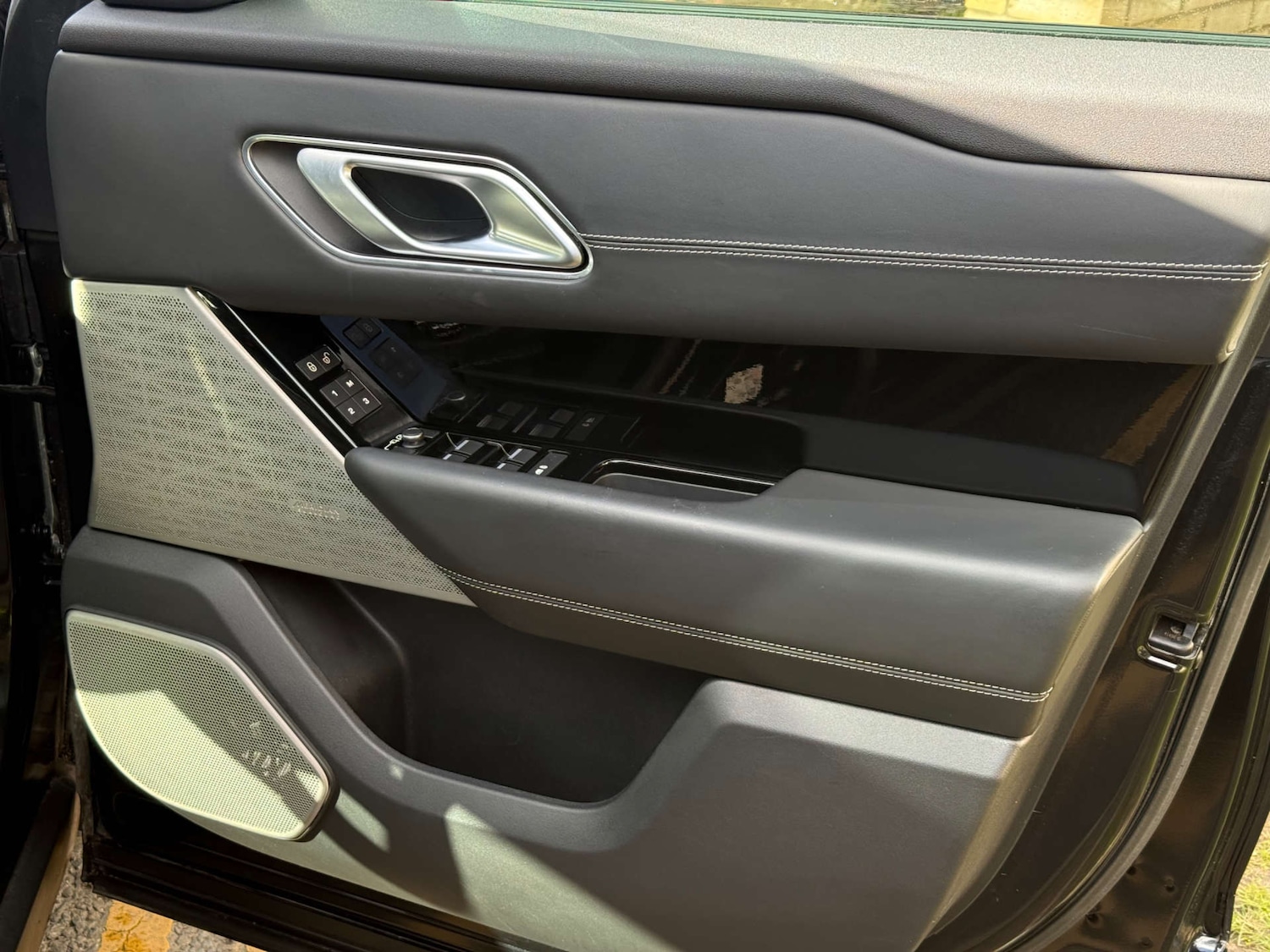 Used Land Rover Range Rover Velar 2019 for sale - 78027684: Photo 42