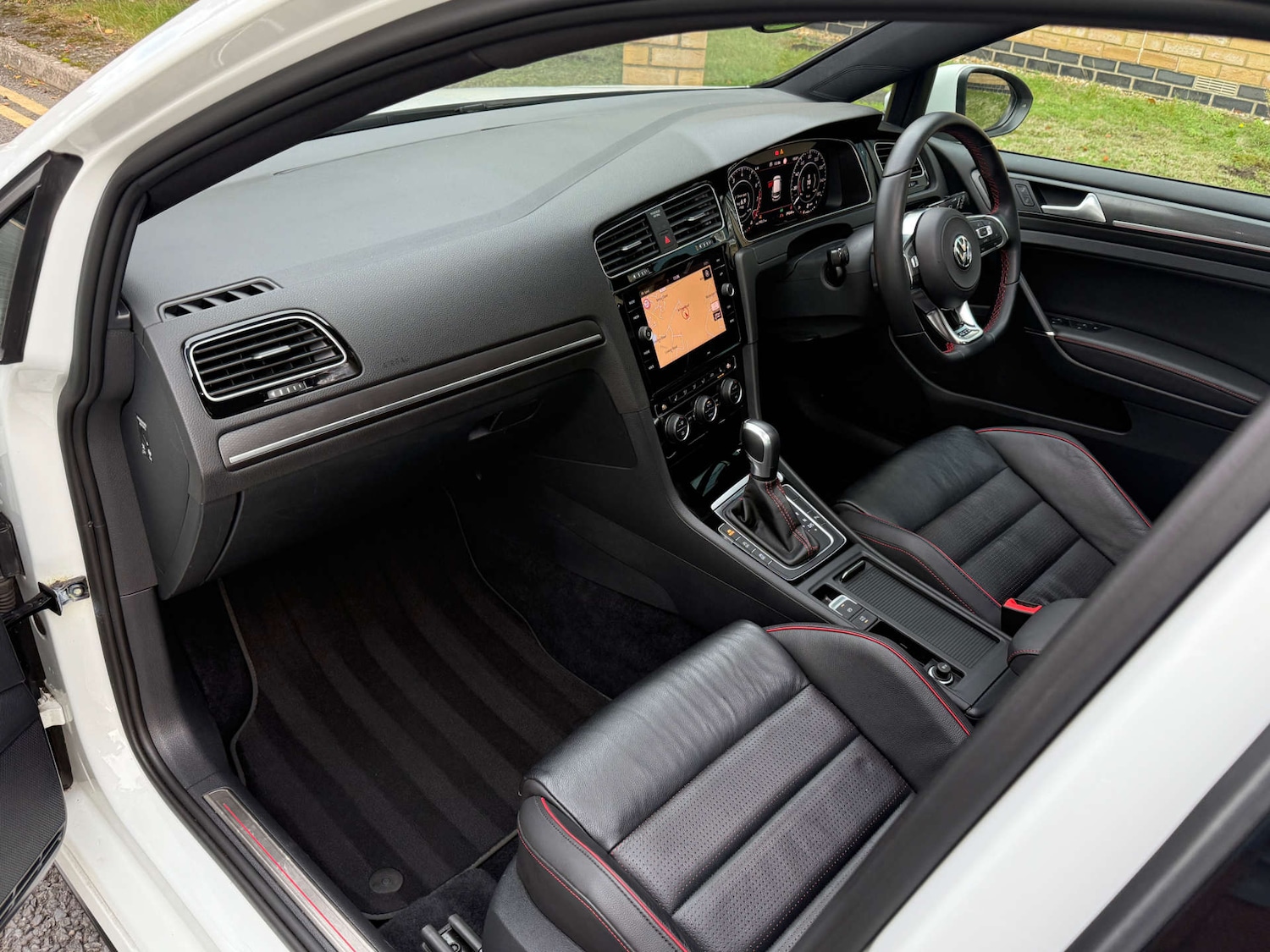 Used Volkswagen Golf 2020 for sale - 76465939: Photo 3