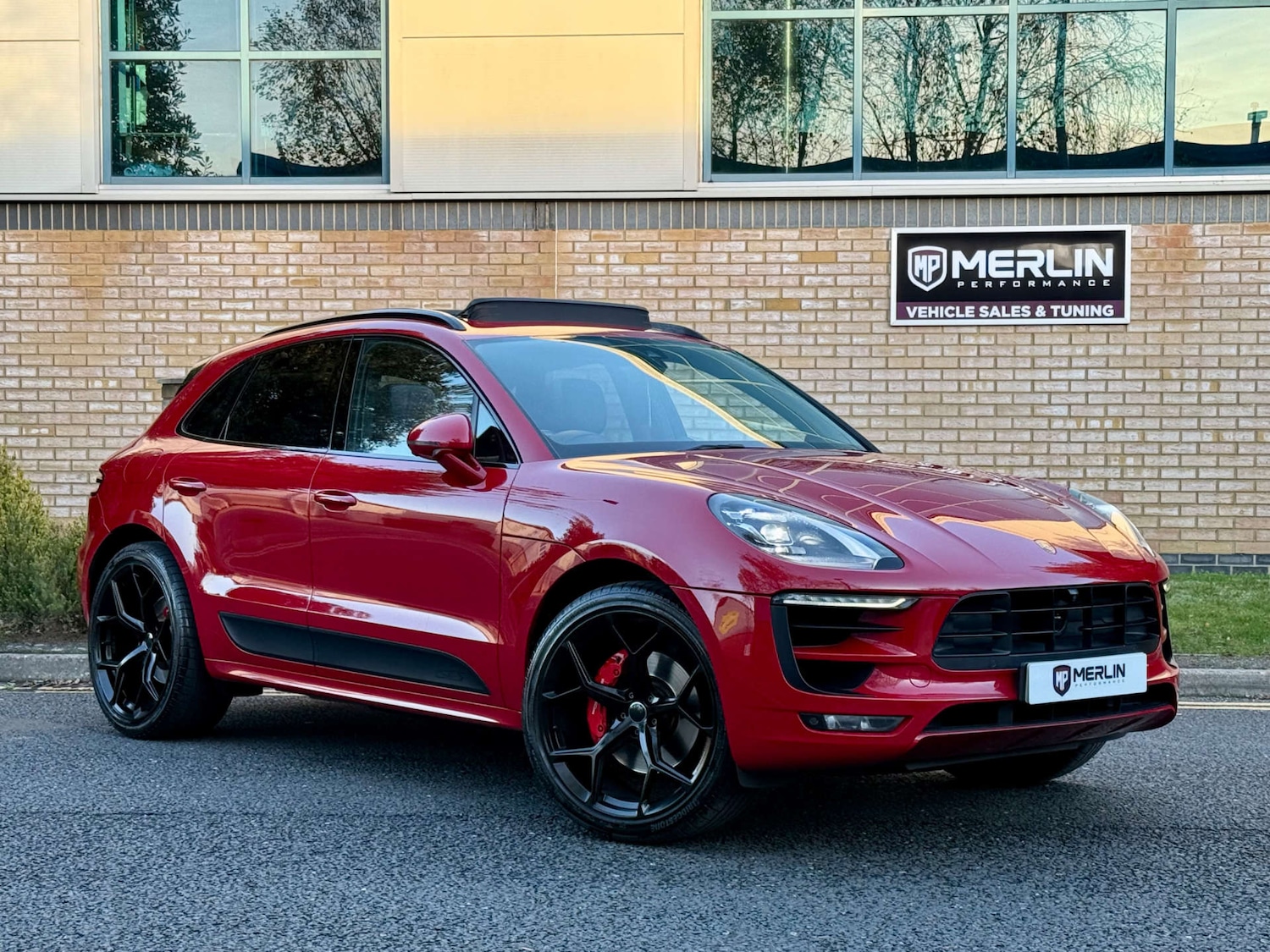 Used Porsche Macan 2016 for sale - 76758475: Photo 1