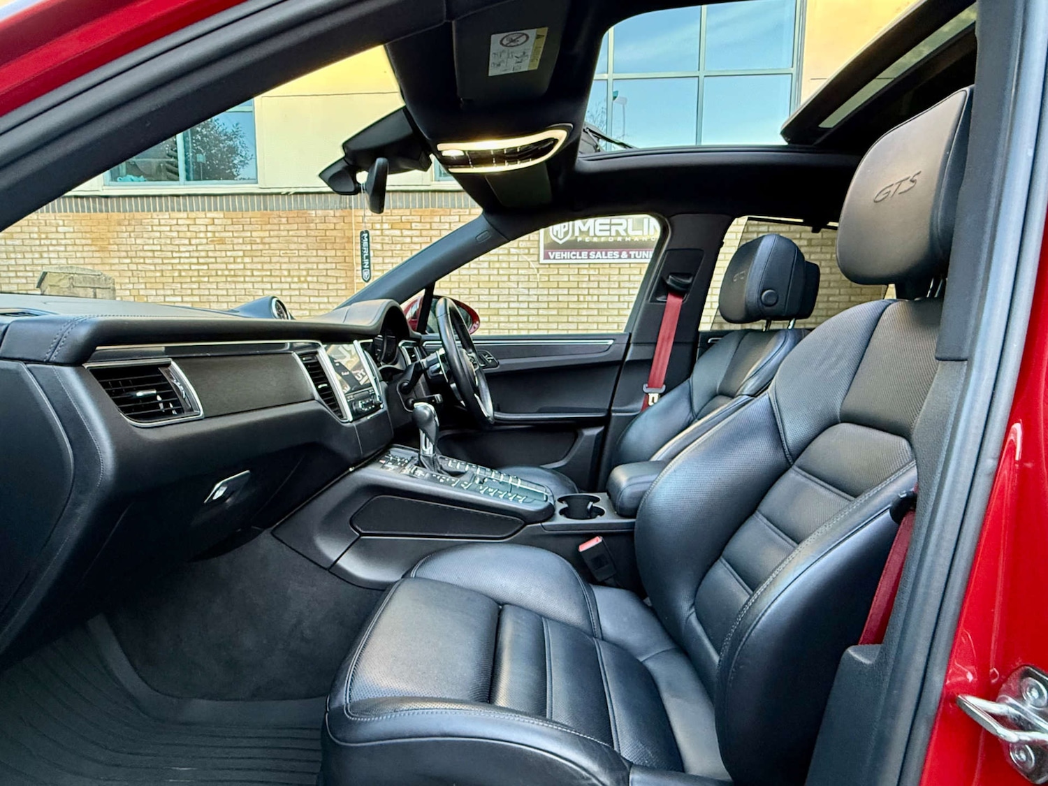 Used Porsche Macan 2016 for sale - 76758475: Photo 3