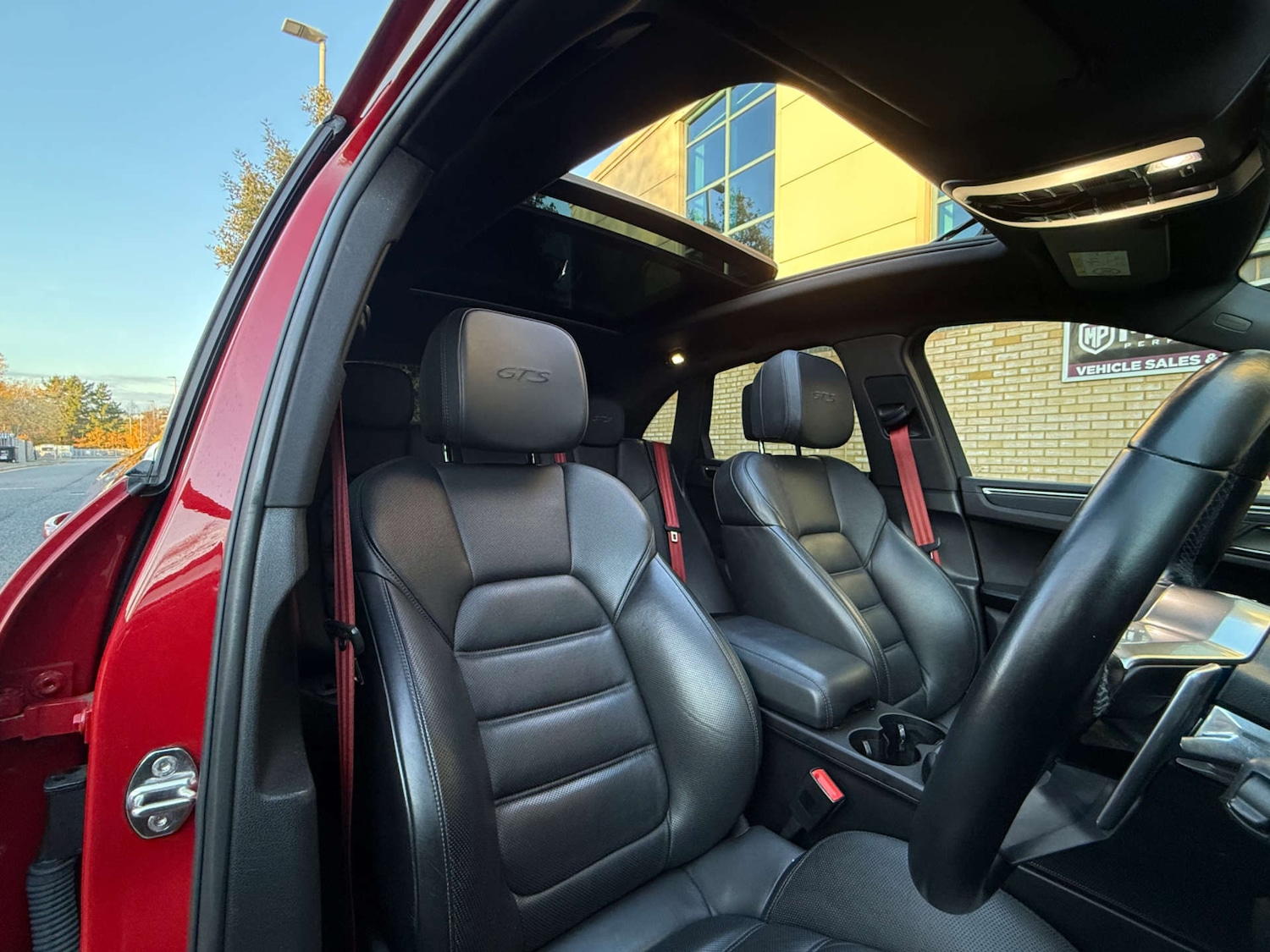 Used Porsche Macan 2016 for sale - 76758475: Photo 34