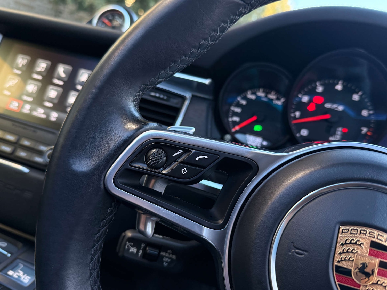 Used Porsche Macan 2016 for sale - 76758475: Photo 39