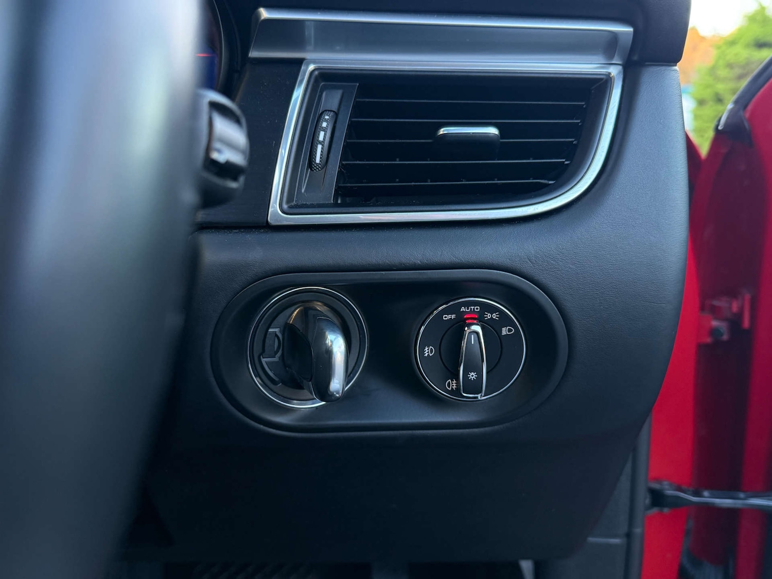 Used Porsche Macan 2016 for sale - 76758475: Photo 41