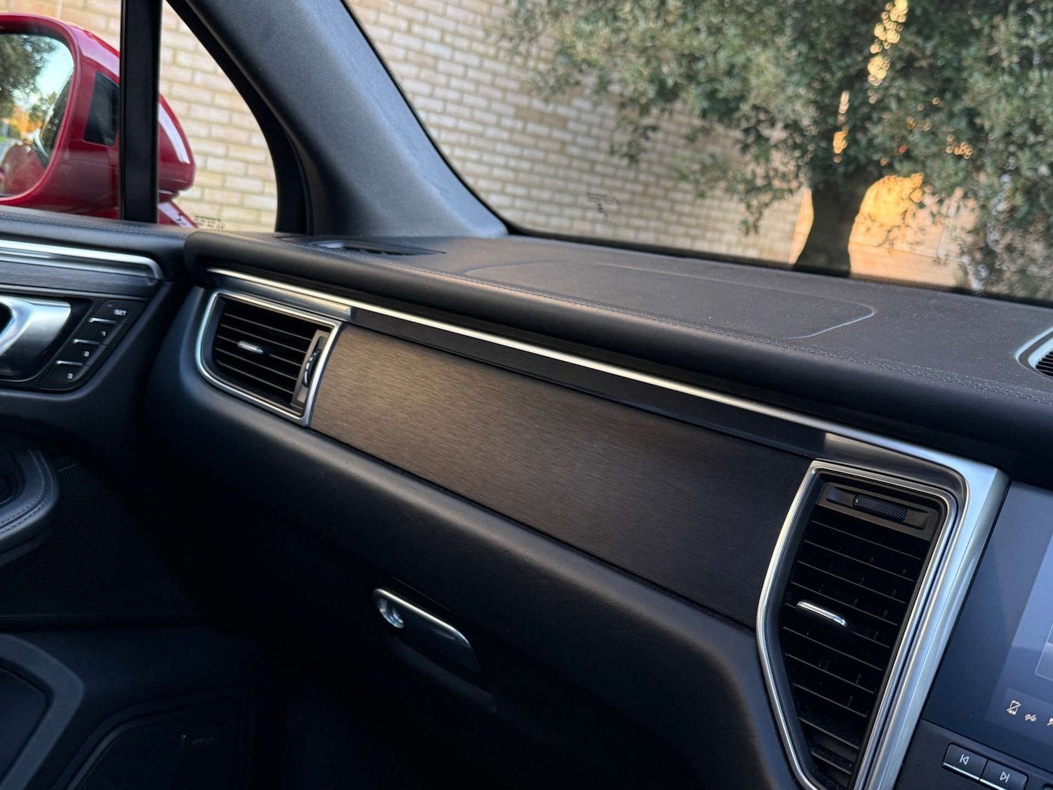 Used Porsche Macan 2016 for sale - 76758475: Photo 65