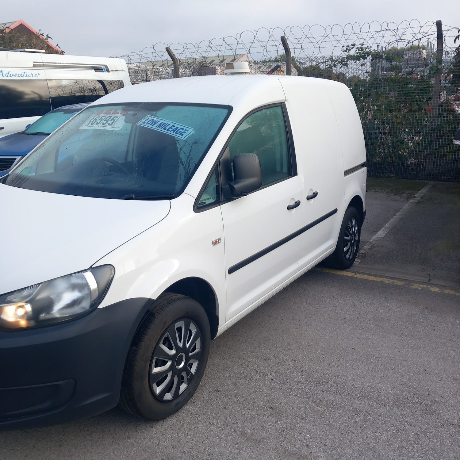 Used Volkswagen Caddy 2012 for sale - 76242799: Photo 2