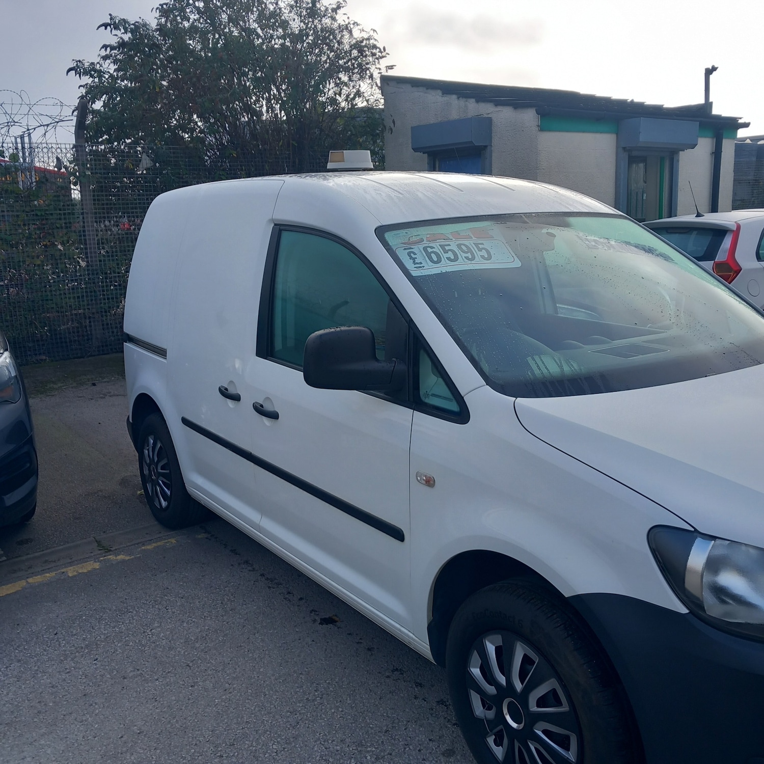 Used Volkswagen Caddy 2012 for sale - 76242799: Photo 4