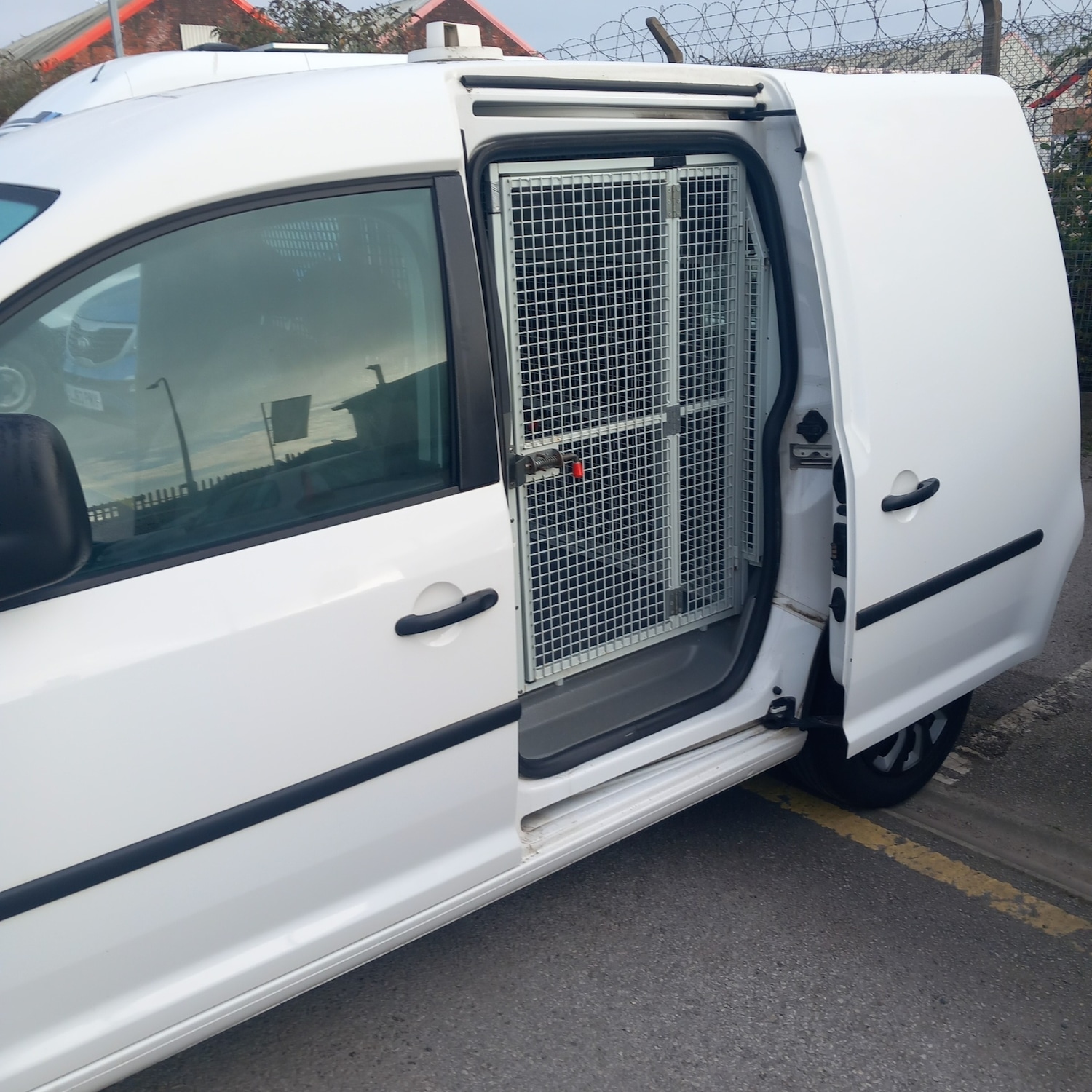 Used Volkswagen Caddy 2012 for sale - 76242799: Photo 9