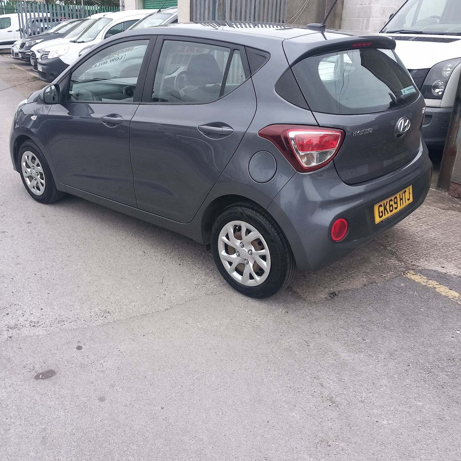 Used Hyundai i10 2019 for sale - 76289175: Photo 8