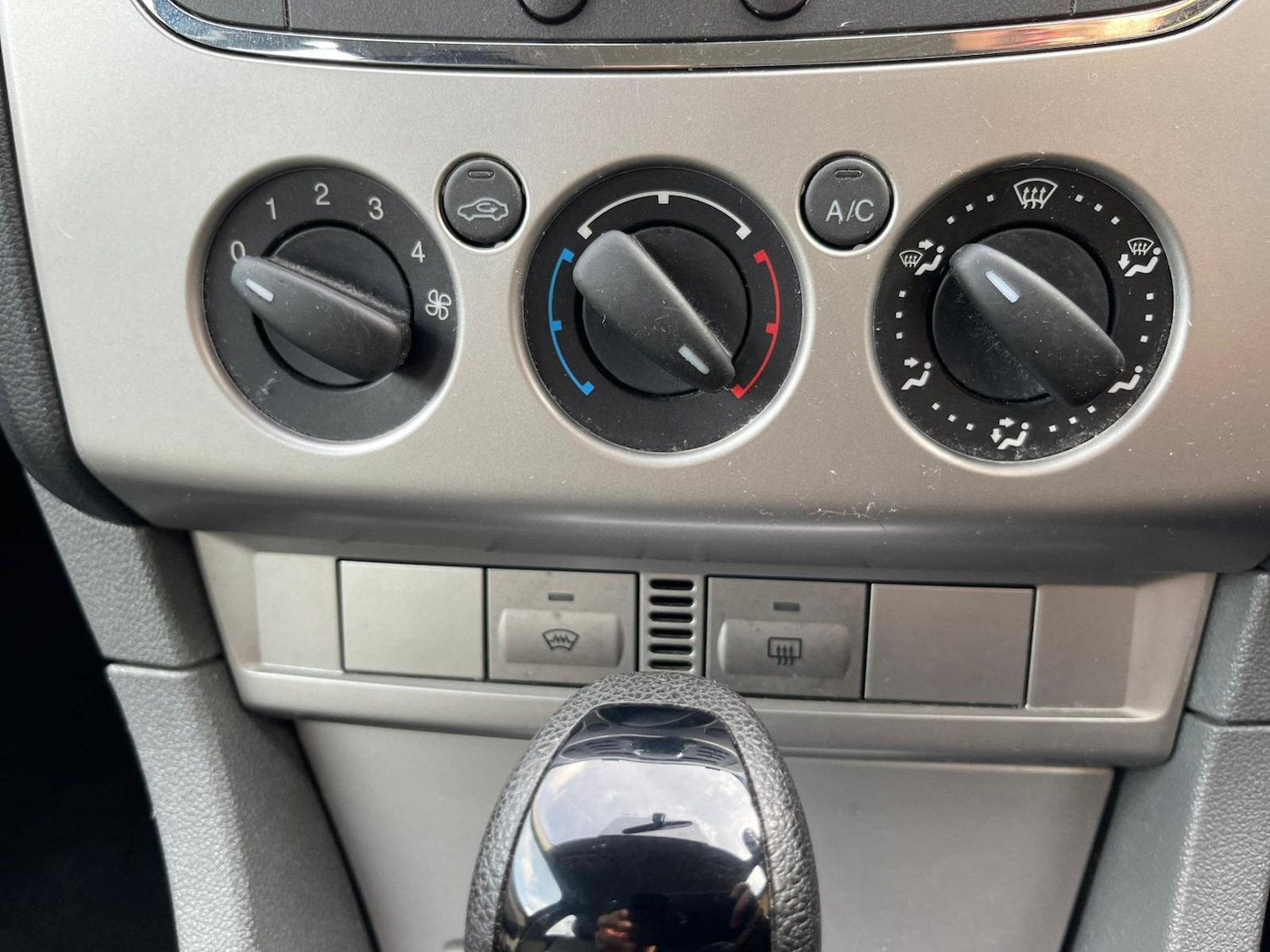 Used Ford Focus 2010 for sale - 76527730: Photo 28