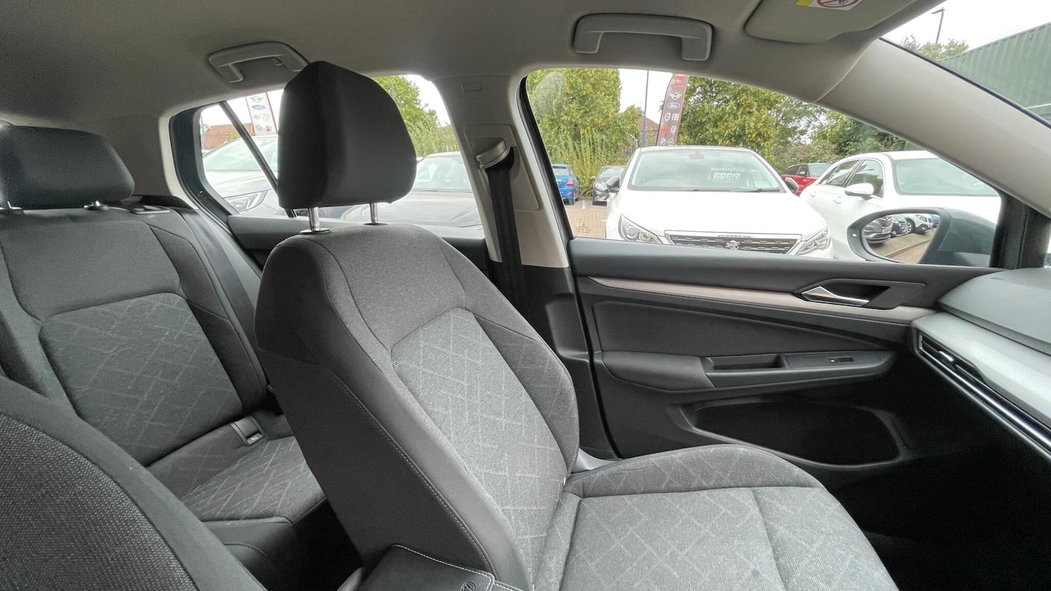 Used Volkswagen Golf 2021 for sale - 76551950: Photo 40