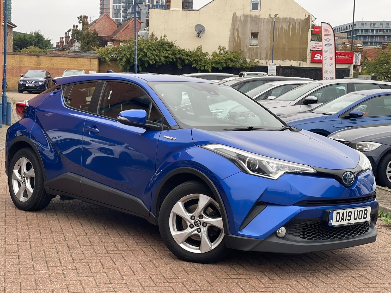 Used Toyota C-HR 2019 for sale - 76992433: Photo 2